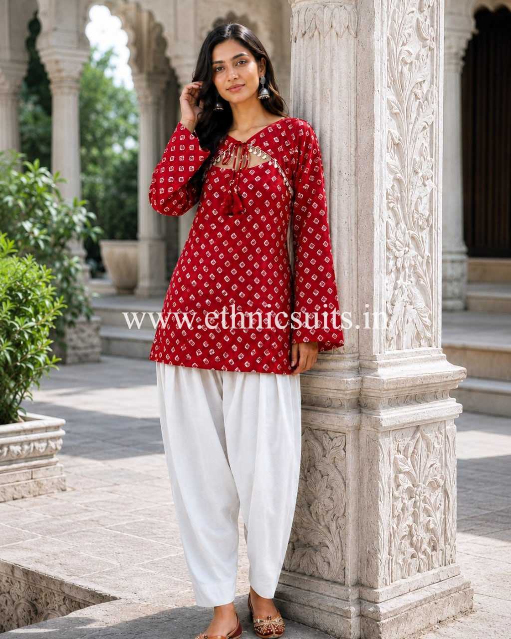 Marron Cotton Printed Boat Neck kurta with Bottom - Image 2