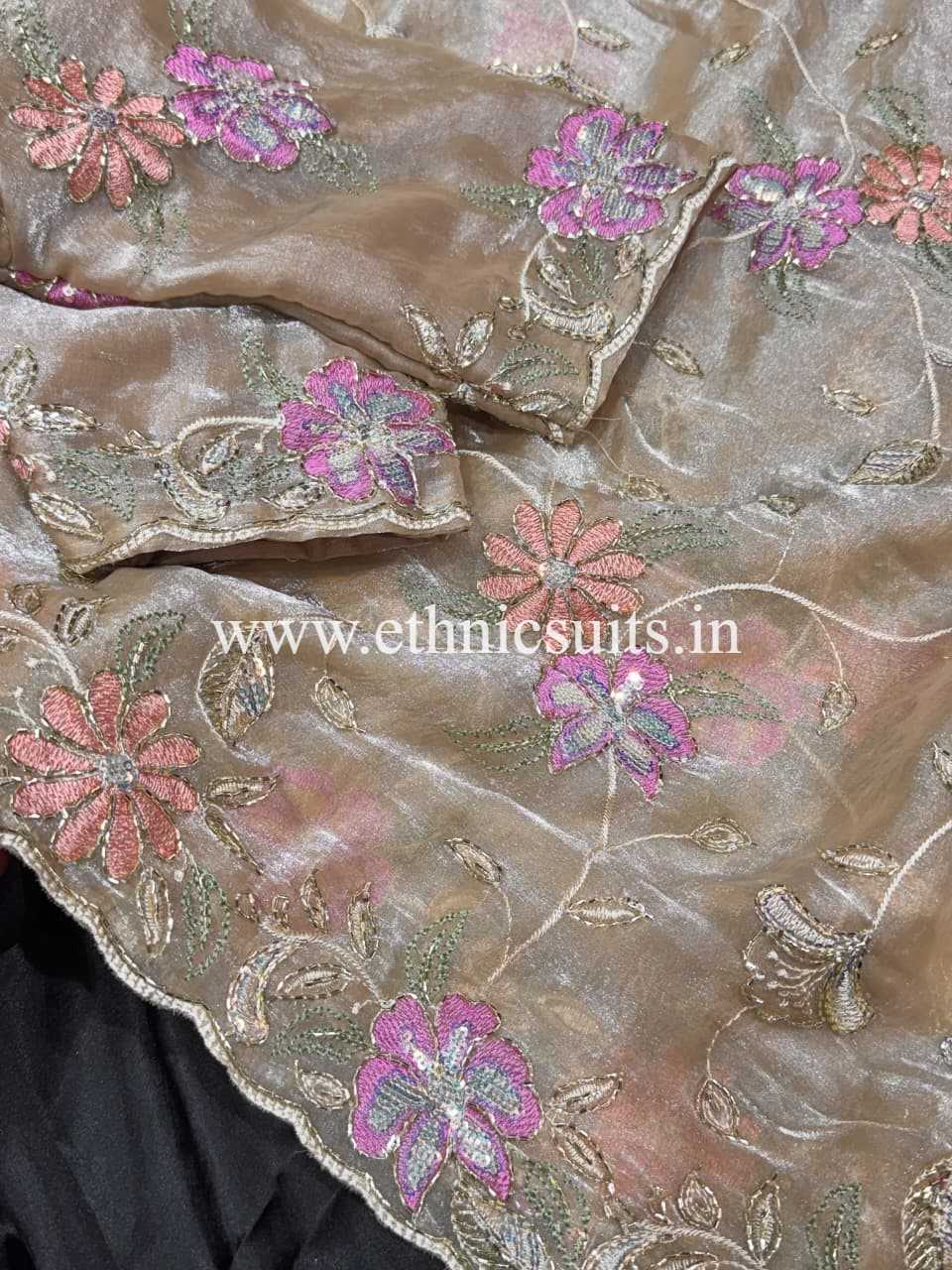 Dusky Colored Party Wear Saree - Image 5